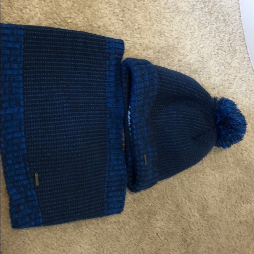 Ll bean black and blue and scarf set